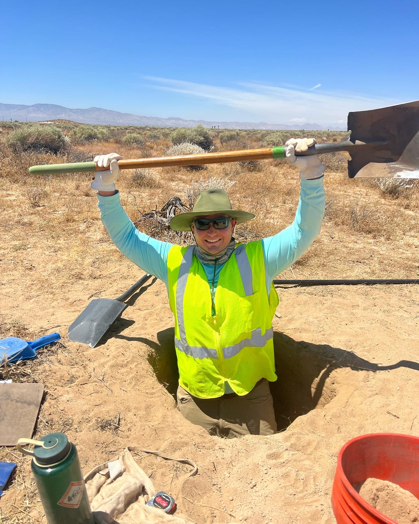 Griffon Hooper celebrating in dirt hole