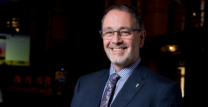 In the wake of a pandemic that has forced the university to move to online teaching, USD School of Business Professor Simon Croom, PhD, has vast experience that he's happy to share with colleagues.